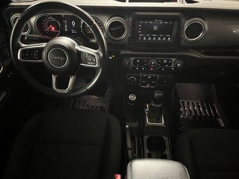 Used 2021 Jeep Gladiator Overland image 24