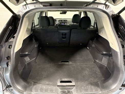 Used 2020 Nissan Rogue SV AWD/4WD image 35