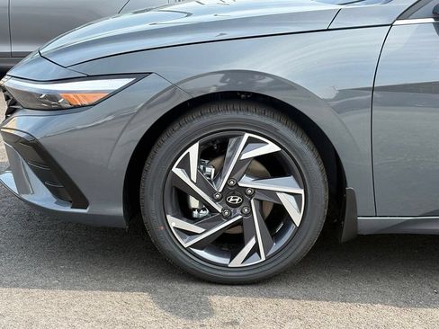 New 2026 Hyundai Elantra Limited FWD image 15