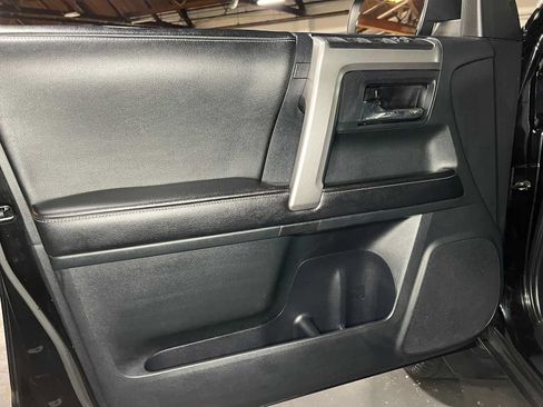 Used 2015 Toyota 4Runner SR5 AWD/4WD image 19