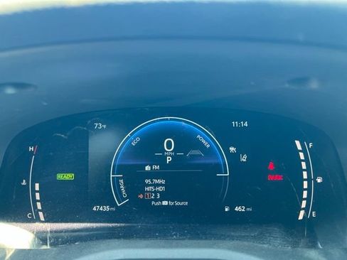 Used 2025 Toyota Camry SE w/ Convenience Package FWD image 14