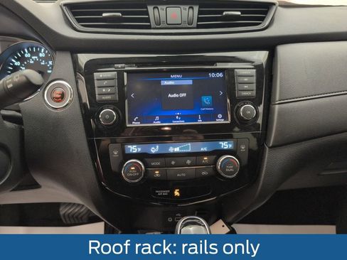 Used 2020 Nissan Rogue SV image 27