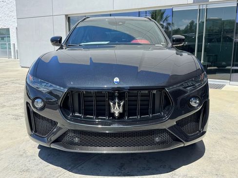 Used 2022 Maserati Levante Trofeo image 3