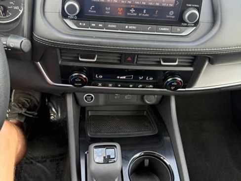 Used 2023 Nissan Rogue SV AWD/4WD image 30
