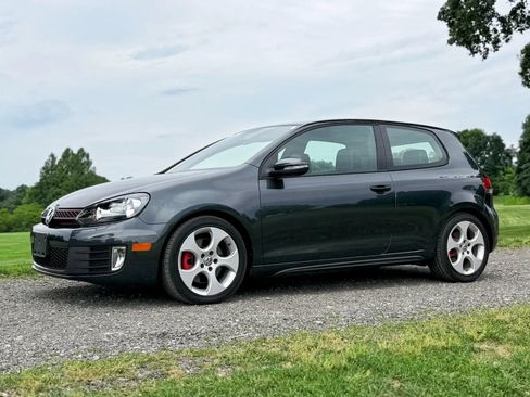 Used 2010 Volkswagen GTI 2-Door FWD image 16