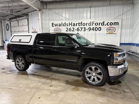 Used 2018 Chevrolet Silverado 1500 LT w/ LT Eassist Package image 2