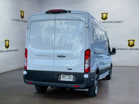 Used 2023 Ford Transit 250 Medium Roof image 5