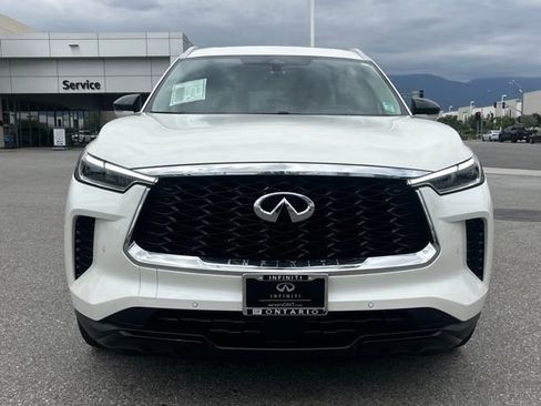 Certified 2023 INFINITI QX60 Luxe w/ Cargo Package FWD image 3