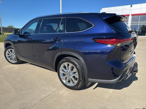 Used 2023 Toyota Highlander Limited AWD/4WD image 5