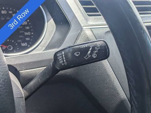 Used 2018 Volkswagen Tiguan SE w/ Panoramic Sunroof Package FWD image 28