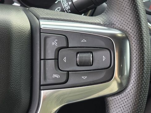 Used 2025 Chevrolet Blazer LT image 18