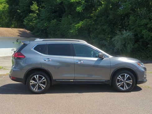 Used 2017 Nissan Rogue SL w/ SL Premium Package AWD/4WD image 3