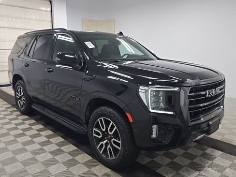 Used 2023 GMC Yukon AT4 w/ Technology Package AWD/4WD image 4