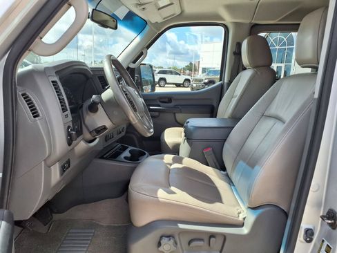 Used 2013 Nissan NV 3500 SL w/ Technology Pkg RWD image 17