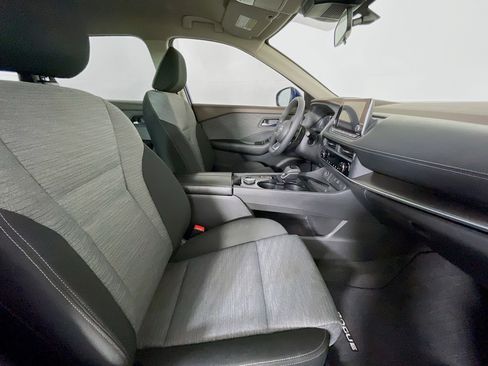 Used 2023 Nissan Rogue SV image 30