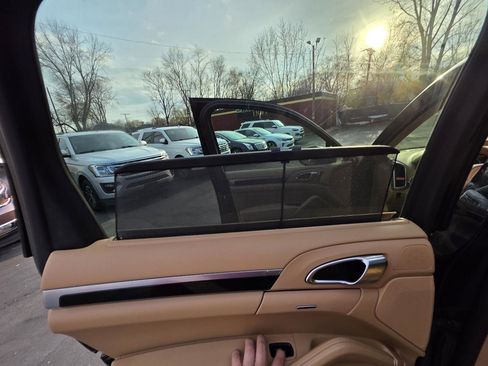 Used 2013 Porsche Cayenne image 39