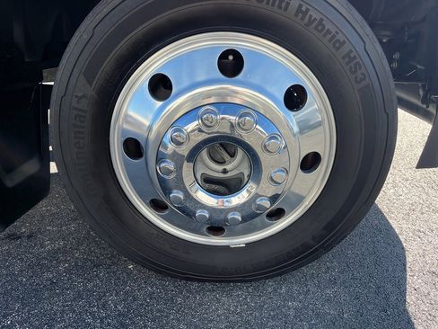 Used 2022 Ford F450 Lariat w/ Lariat Value Package image 9