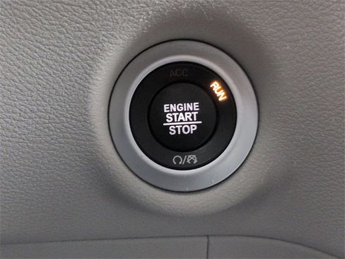 Certified 2024 Chrysler Pacifica Touring-L image 20