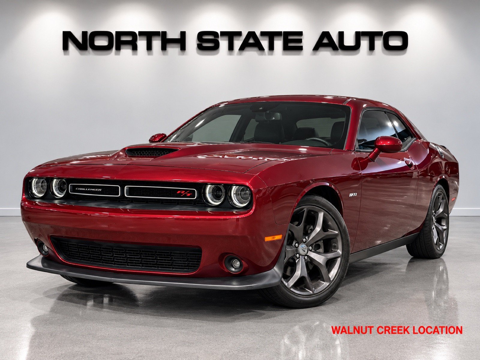 Used 2019 Dodge Challenger R/T RWD image 1