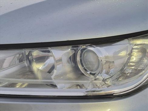 Used 2019 Toyota Highlander LE FWD image 10
