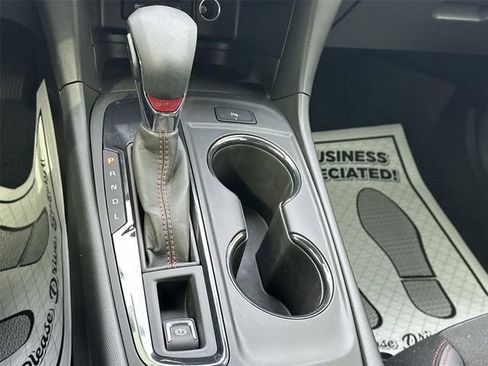 Used 2023 Chevrolet Equinox RS FWD image 16