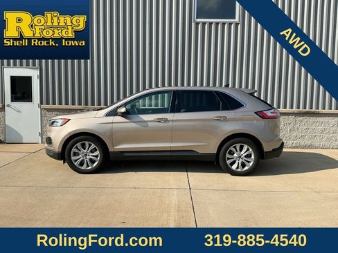 Used 2020 Ford Edge Titanium w/ Equipment Group 301A AWD/4WD image 2