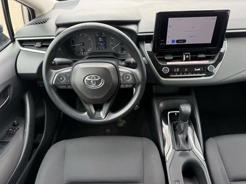 Used 2025 Toyota Corolla LE FWD image 12