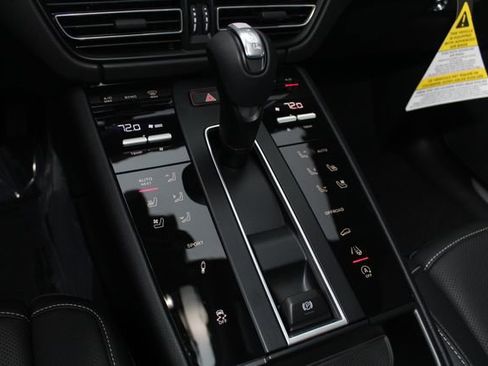 New 2026 Porsche Macan S image 16