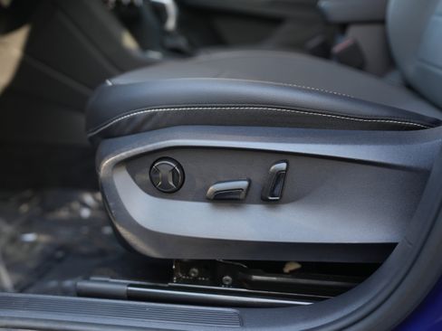 Used 2023 Volkswagen Taos SE w/ Panoramic Sunroof Package image 28