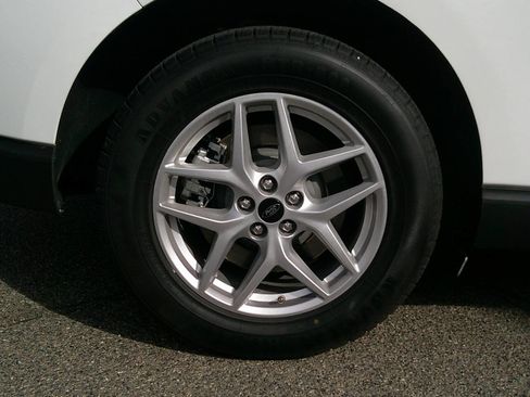 Used 2024 Ford Edge SEL image 9