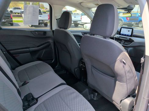Certified 2022 Ford Escape SE w/ Cold Weather Package AWD/4WD image 17