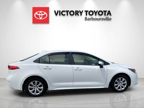 Used 2021 Toyota Corolla LE w/ Carpet Mat Package (TMS) FWD image 6