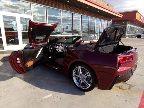 Used 2017 Chevrolet Corvette 2LT Convertible w/ 2LT Preferred Equipment Group image 12