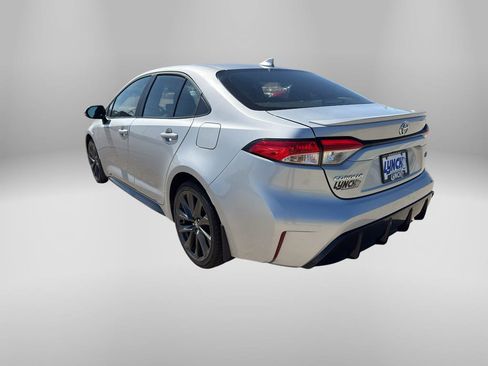 Used 2024 Toyota Corolla SE w/ SE Convenience Package FWD image 3