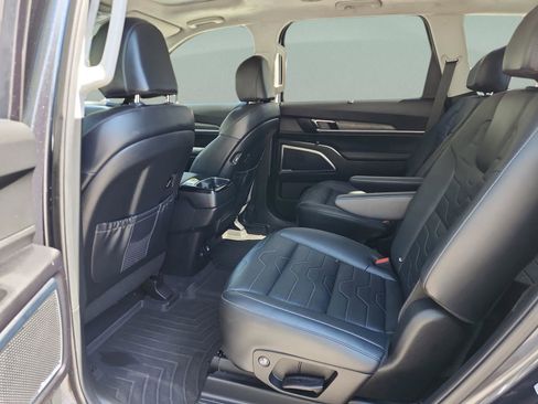 Used 2022 Kia Telluride SX w/ SX Prestige Package image 16