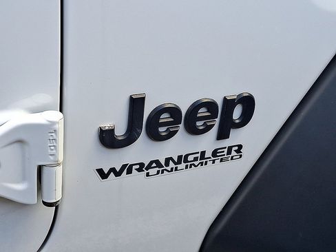 Used 2021 Jeep Wrangler Unlimited Sport AWD/4WD image 14