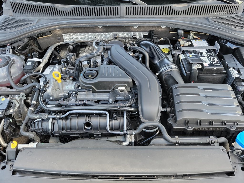 Used 2025 Volkswagen Jetta Sport FWD image 38