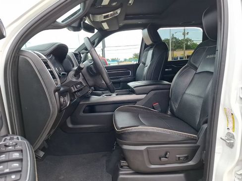 Used 2024 RAM 2500 Laramie w/ Night Edition AWD/4WD image 18