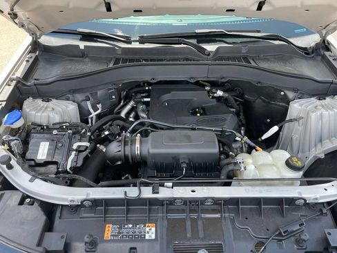 Used 2020 Ford Explorer XLT w/ Comfort Package AWD/4WD image 33