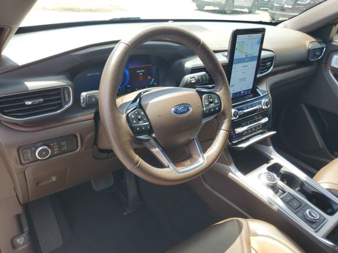 Used 2023 Ford Explorer King Ranch w/ Technology Package AWD/4WD image 13