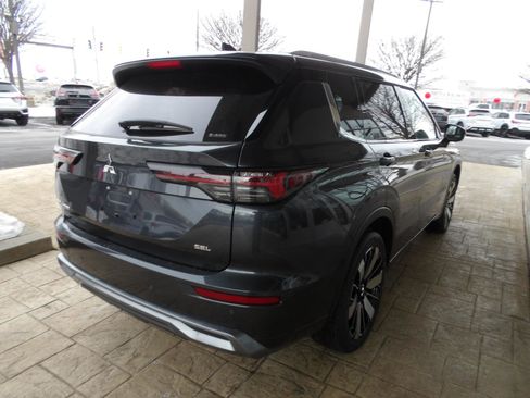 New 2026 Mitsubishi Outlander SEL image 7