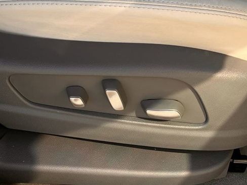 Certified 2022 Cadillac XT5 Premium Luxury image 25