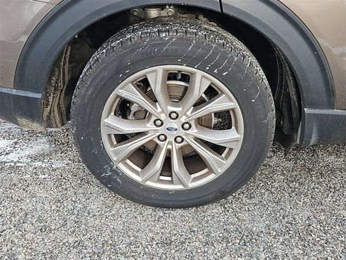 Used 2021 Ford Explorer XLT w/ Equipment Group 202A image 9