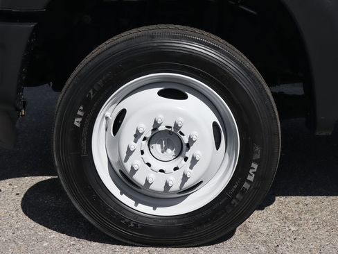 Used 2016 Ford F550 XL image 43