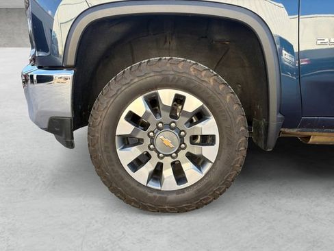 Used 2022 Chevrolet Silverado 2500 LT w/ Convenience Package AWD/4WD image 23