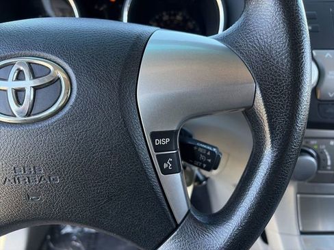 Used 2012 Toyota Highlander w/ Tech Pkg image 24