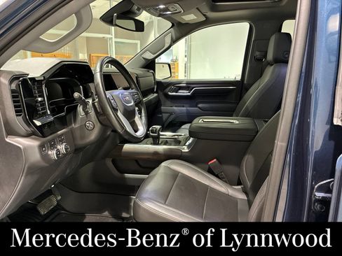 Used 2022 GMC Sierra 1500 SLT w/ SLT Premium Plus Package AWD/4WD image 16