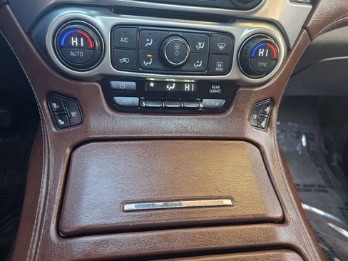 Used 2015 Chevrolet Suburban LTZ AWD/4WD image 32