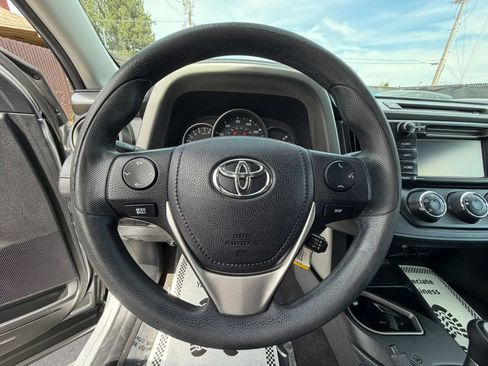 Used 2016 Toyota RAV4 LE FWD image 15
