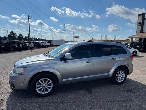Used 2017 Dodge Journey SXT w/ Premium Group FWD image 5